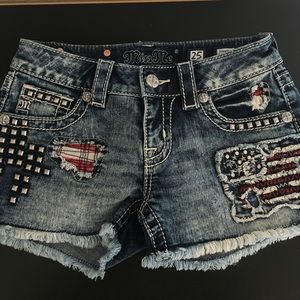 Miss Me Shorts Size 25
